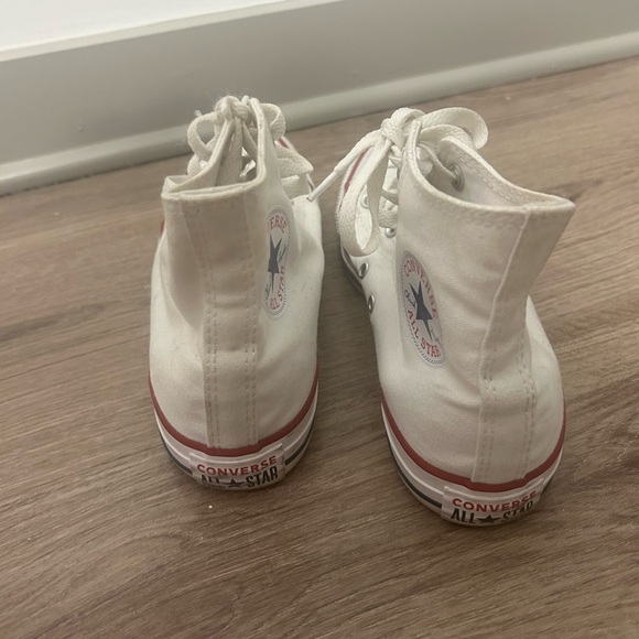 White converse - Picture 5 of 8